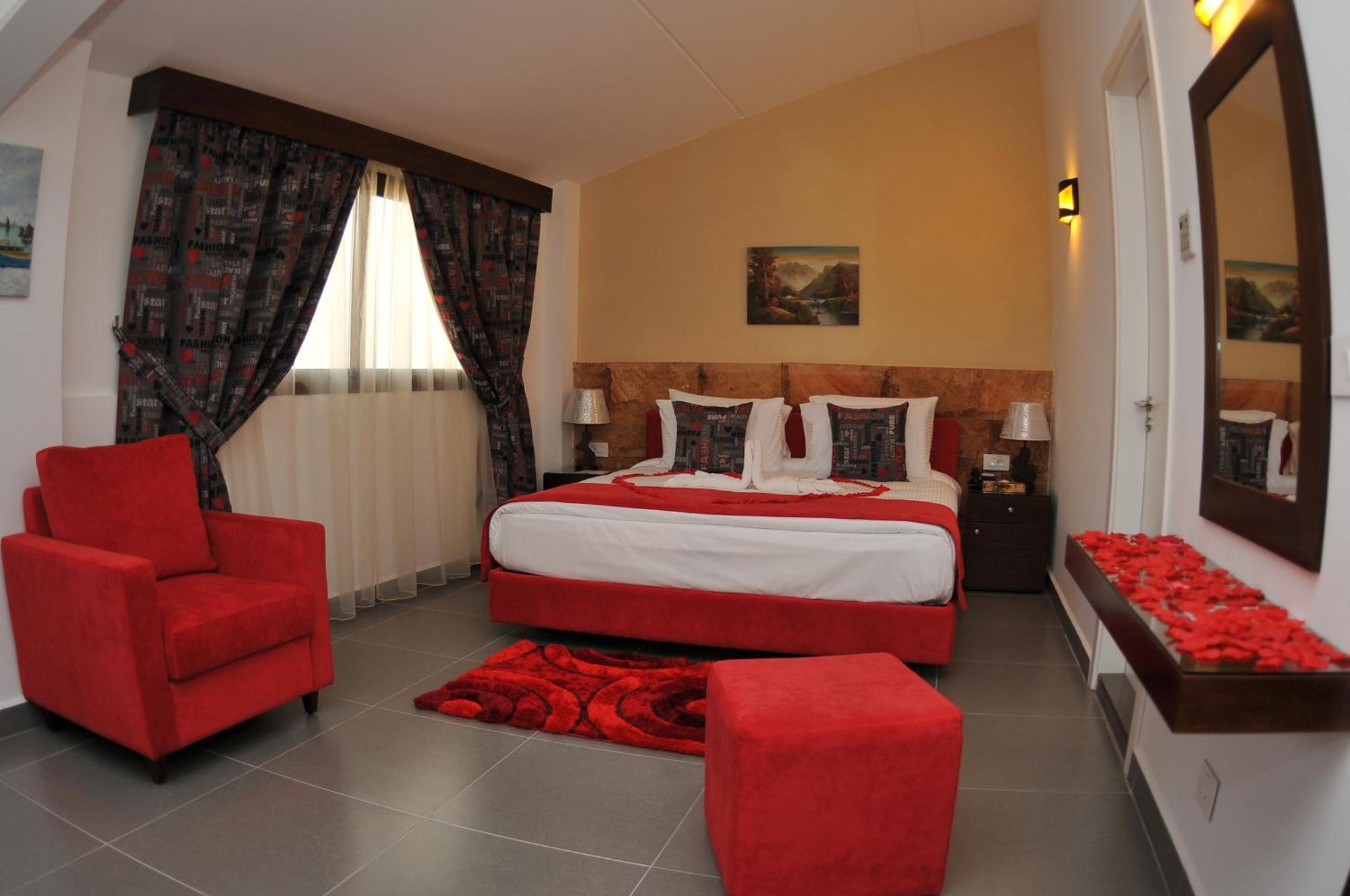 Monoberge Hotel Byblos Habitación foto