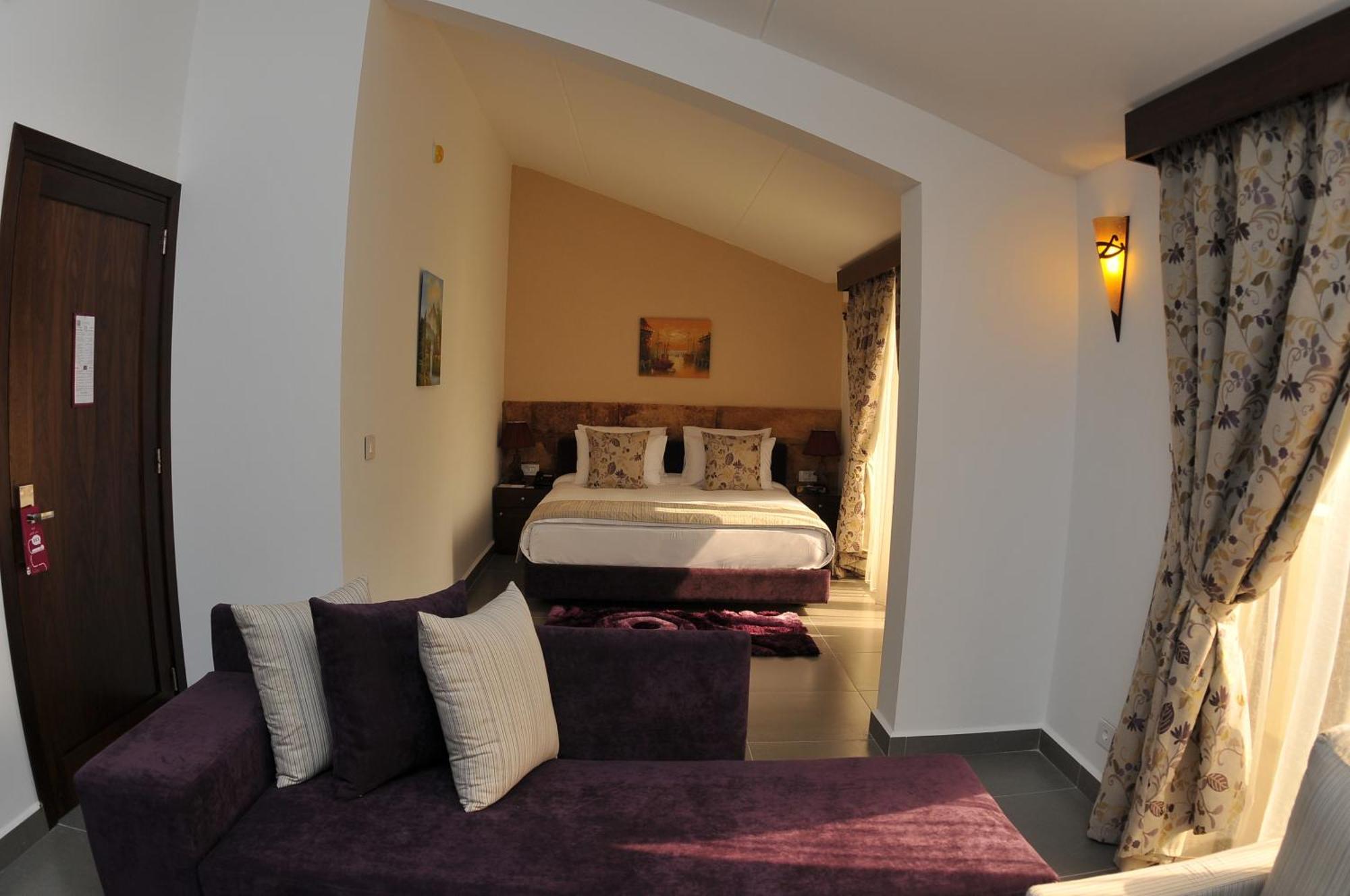 Monoberge Hotel Byblos Habitación foto