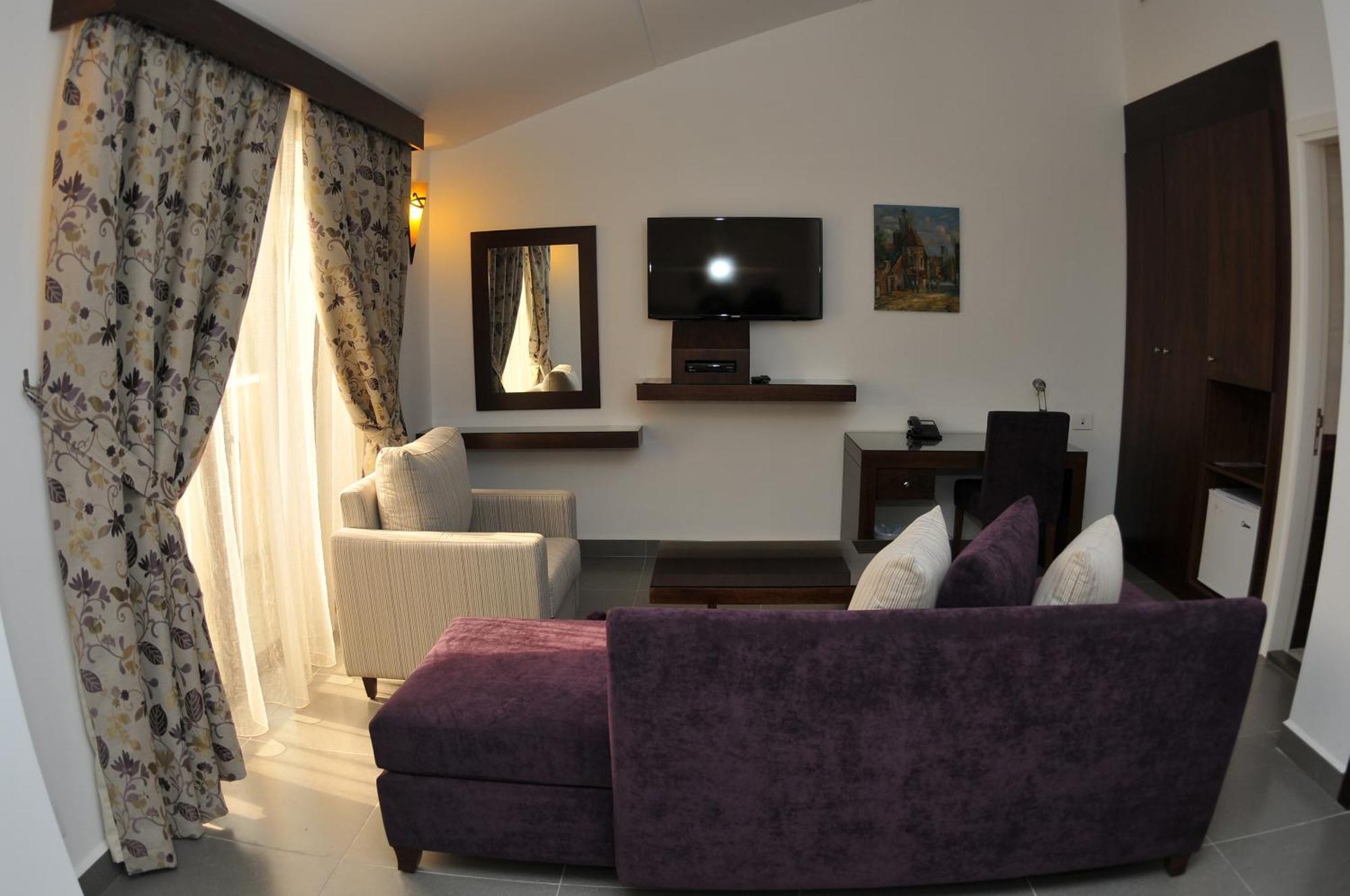 Monoberge Hotel Byblos Habitación foto