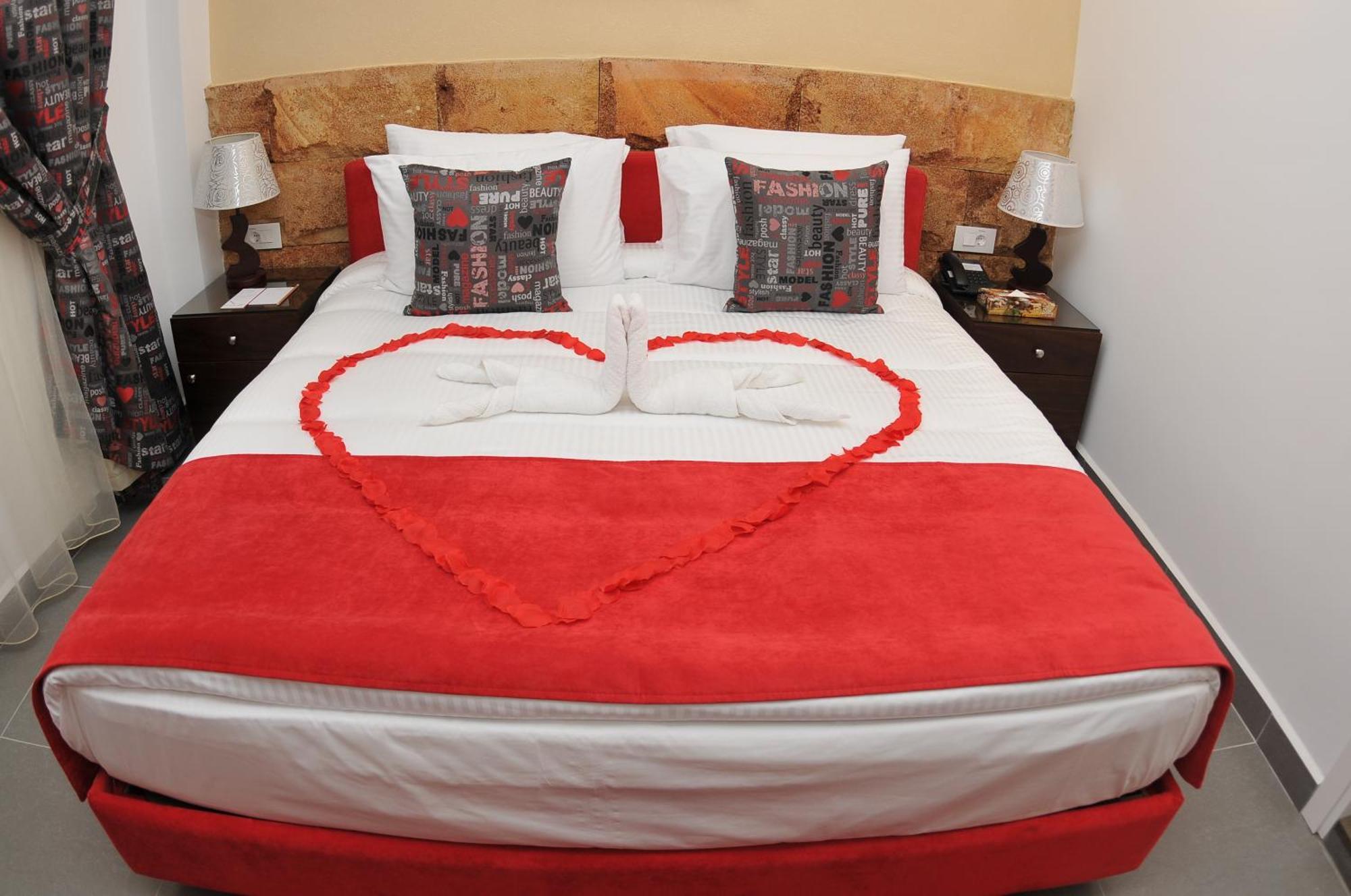 Monoberge Hotel Byblos Habitación foto